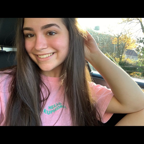 Meet your Posher, Sarah - Picture 1 of 1